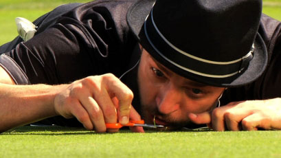 Justin Timberlake Takes Up Golf